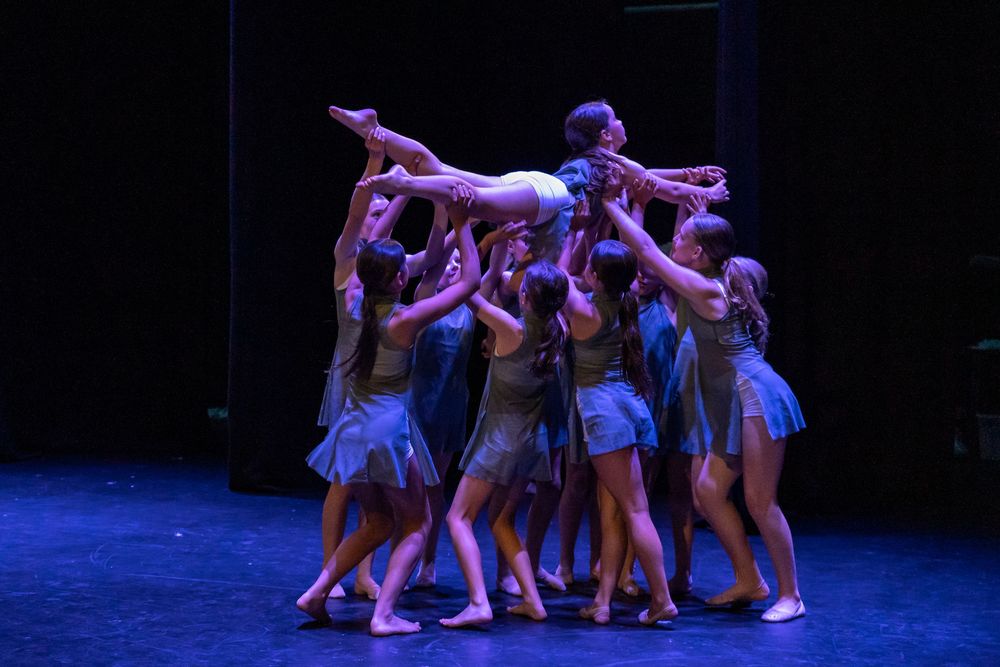 Photo d'un porté, photographiée lors d'un spectacle danse pour la Sophie Jean Dance Company en Nouvelle Zélande