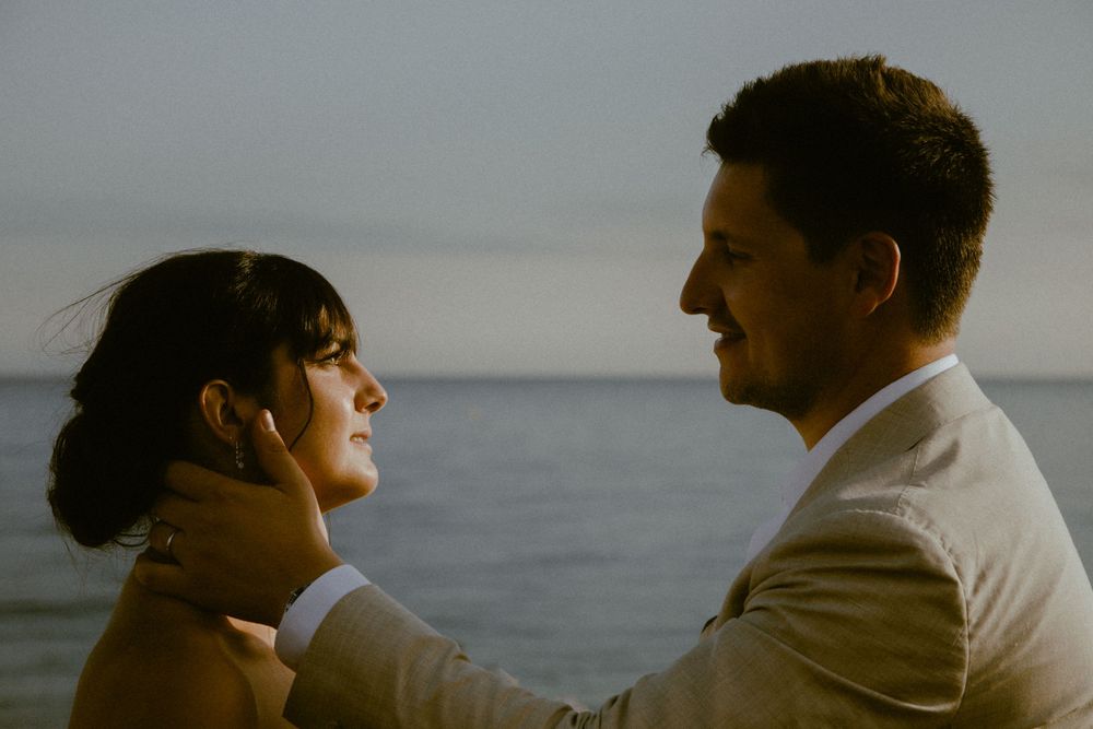 Découvrez le mariage de Margaux & Alexandre. De la mairie de Nice, à la promenade des anglais, puis à l'emblématique Castel Plage