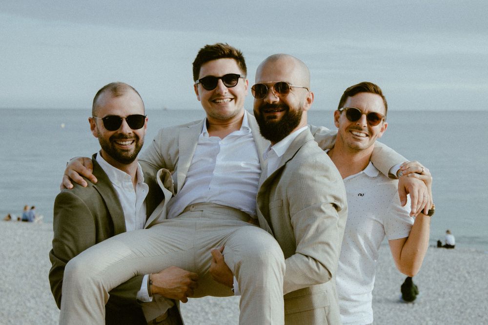 Découvrez le mariage de Margaux & Alexandre. De la mairie de Nice, à la promenade des anglais, puis à l'emblématique Castel Plage