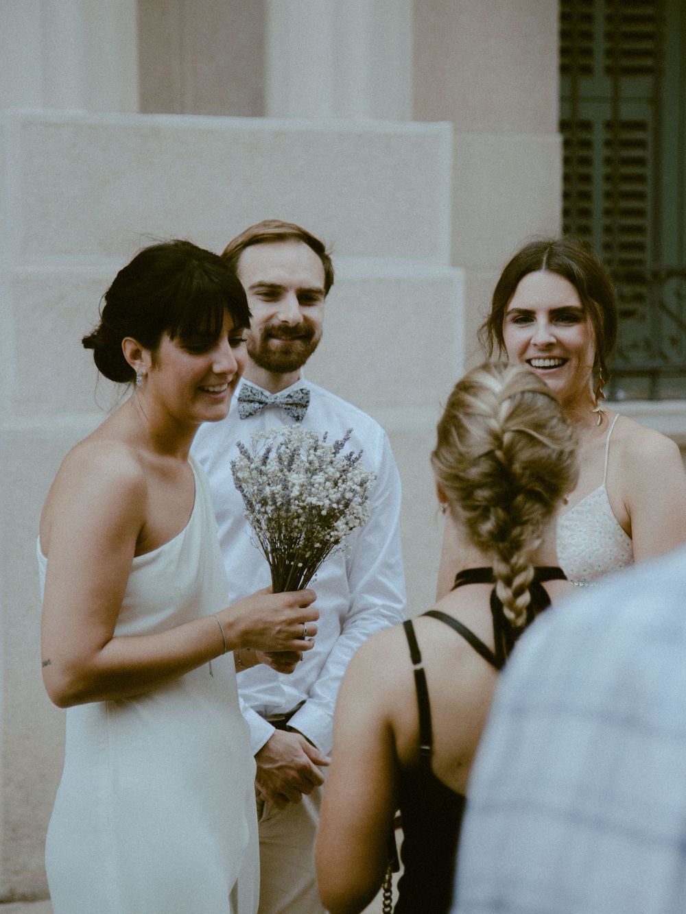 Découvrez le mariage de Margaux & Alexandre. De la mairie de Nice, à la promenade des anglais, puis à l'emblématique Castel Plage