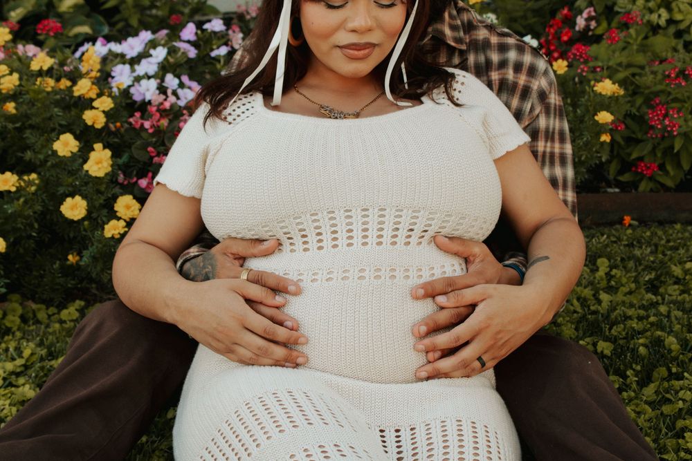 Emotional maternity session captured in Oklahoma