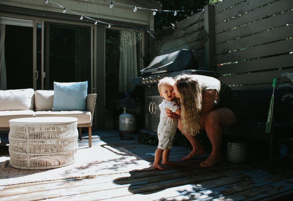 Vancouver Family and Motherhood Photographer offering natural and candid mommy and me sessions indoors or outdoors