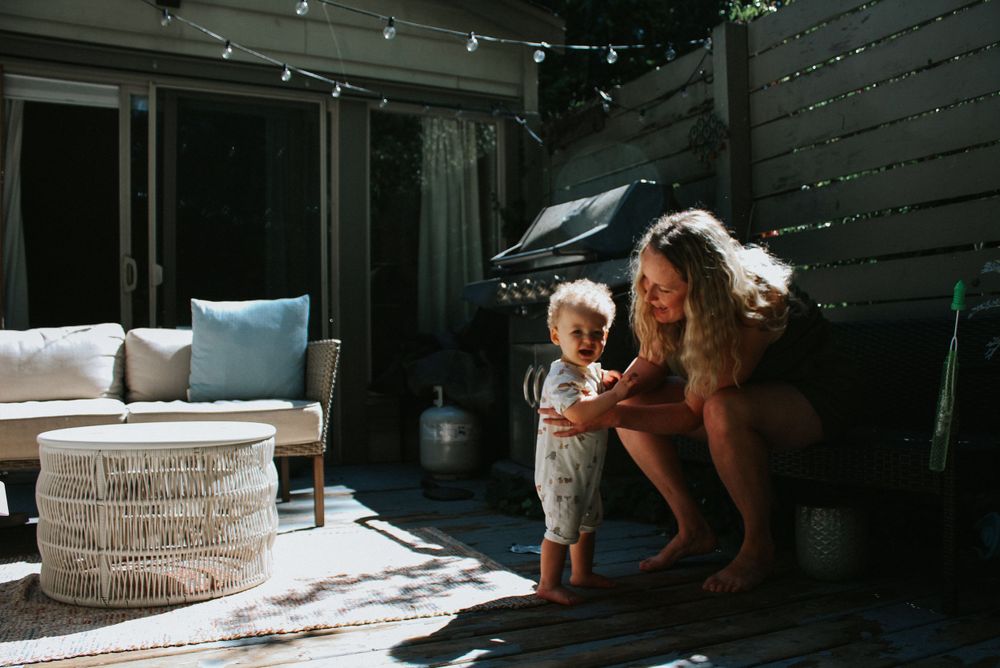 Vancouver Family and Motherhood Photographer offering natural and candid mommy and me sessions indoors or outdoors