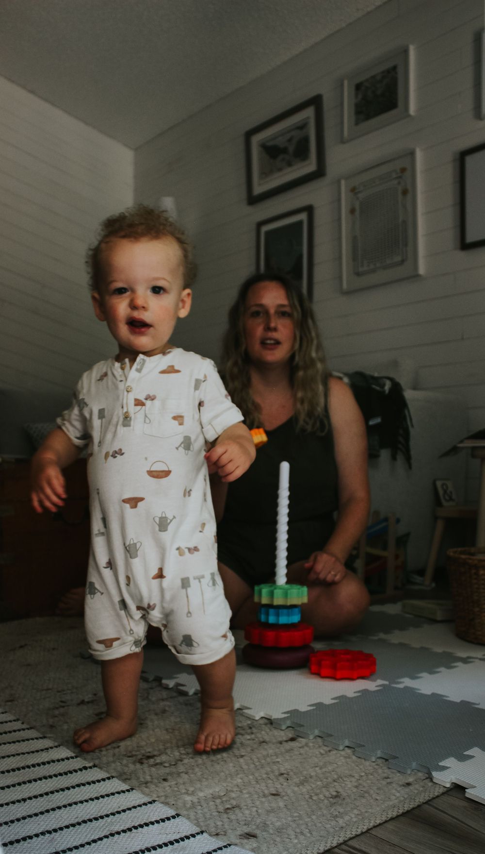 Vancouver Family and Motherhood Photographer offering natural and candid mommy and me sessions indoors or outdoors