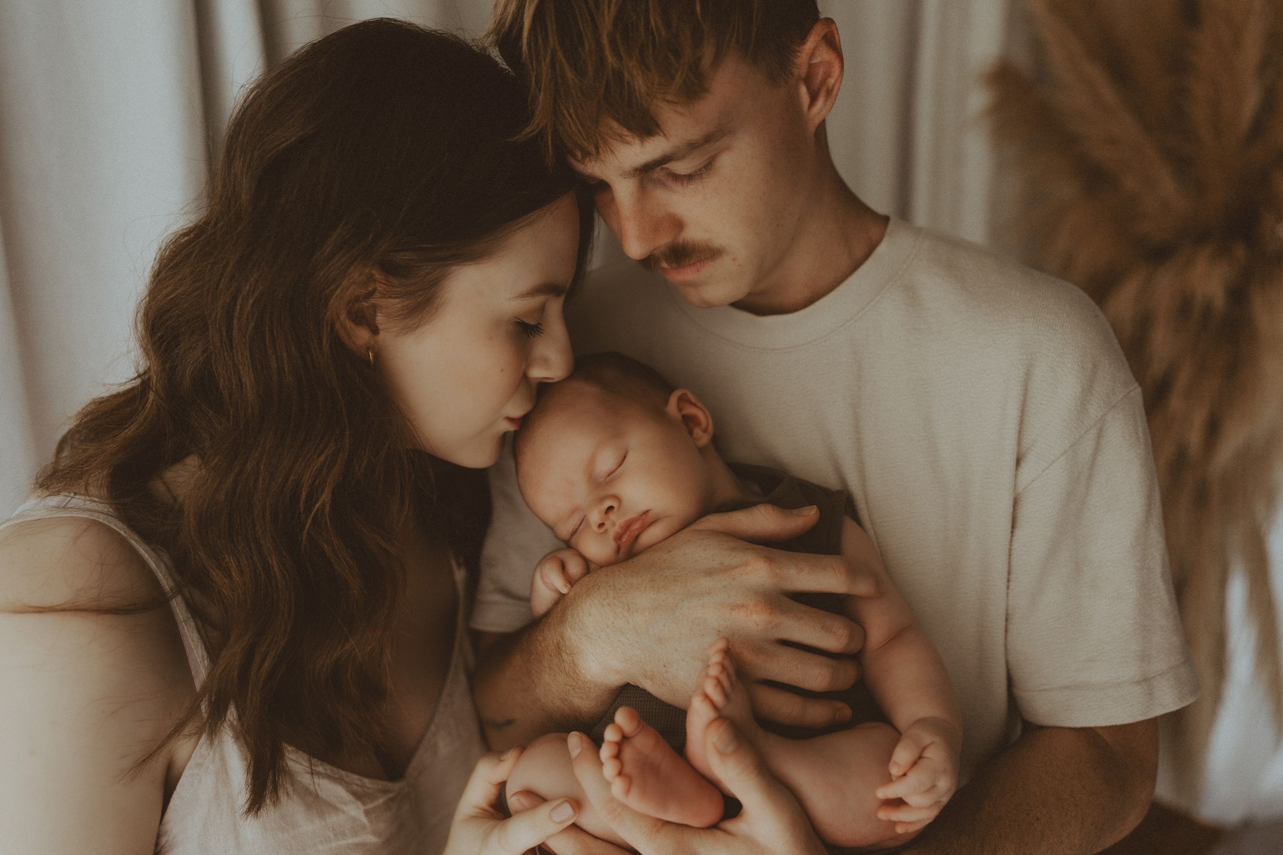 Documenting all walks of life, weddings, maternity, newborn and family photography. Sunshine Coast