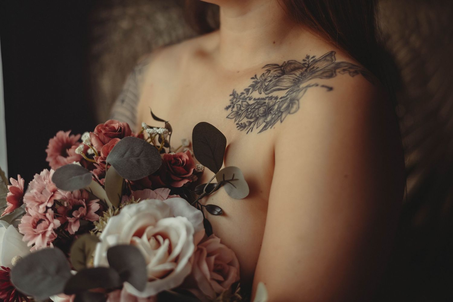 feminine fine art photography
empowerment photo shoot
self-portrait experience for women
beauty photography session