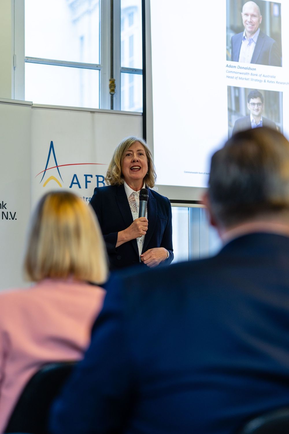 Speaker presenting at AFBA branded event, Commonwealth Bank of Australia, Paris - parisianphotographers.com