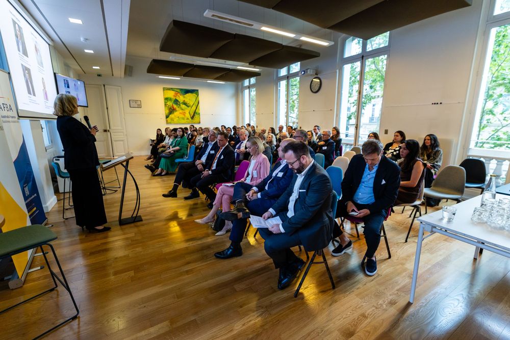 Audience listening to speaker at AFBA Commonwealth Bank of Australia event, Paris - parisianphotographers.com