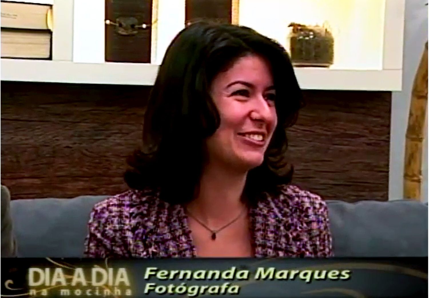 Fernanda Marques identificada como fotógrafa durante participação no programa Dia a Dia na Mocinha.