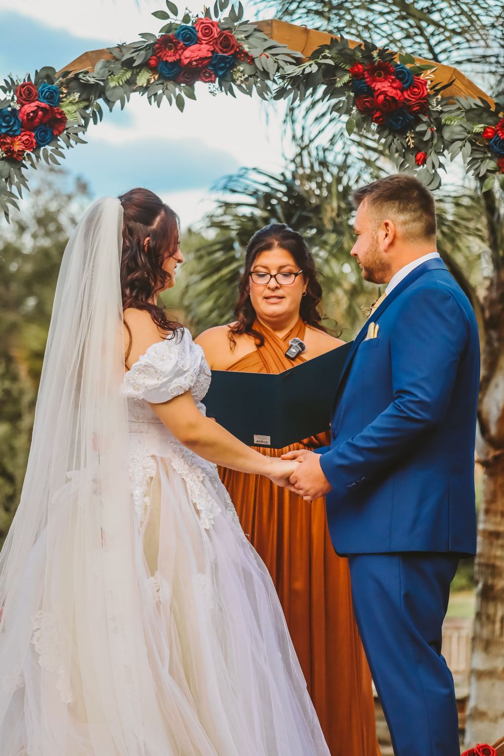 Channel Side Club in Palm Coast Florida. Wedding photography of outdoor ceremony.
