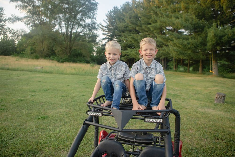 Kendall Kuss Photography Waukesha County family photographer. Family lifestyle photos in Sullivan Wi