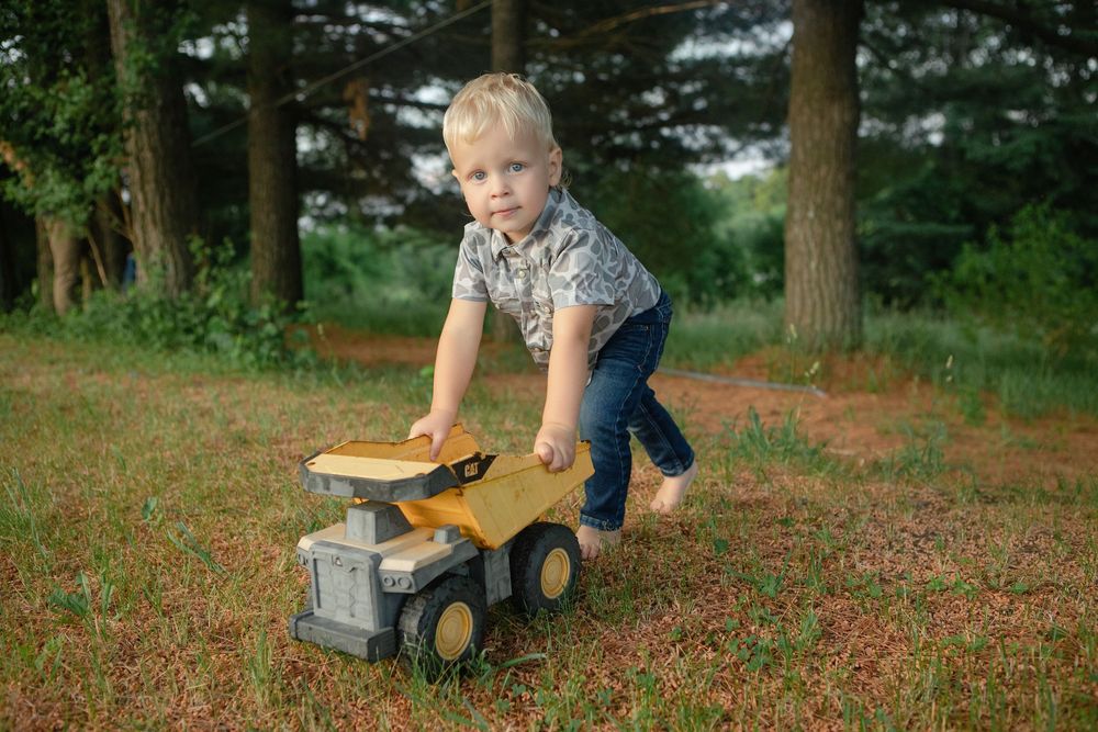 Kendall Kuss Photography Waukesha County family photographer. Family lifestyle photos in Sullivan Wi
