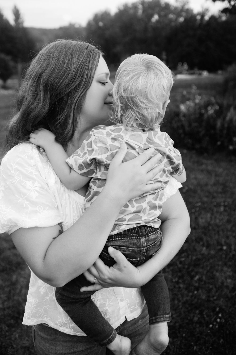 Kendall Kuss Photography Waukesha County family photographer. Family lifestyle photos in Sullivan Wi