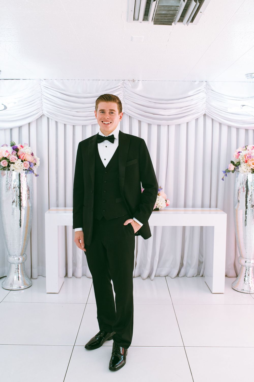 Little White chapel and Las Vegas Strip elopement