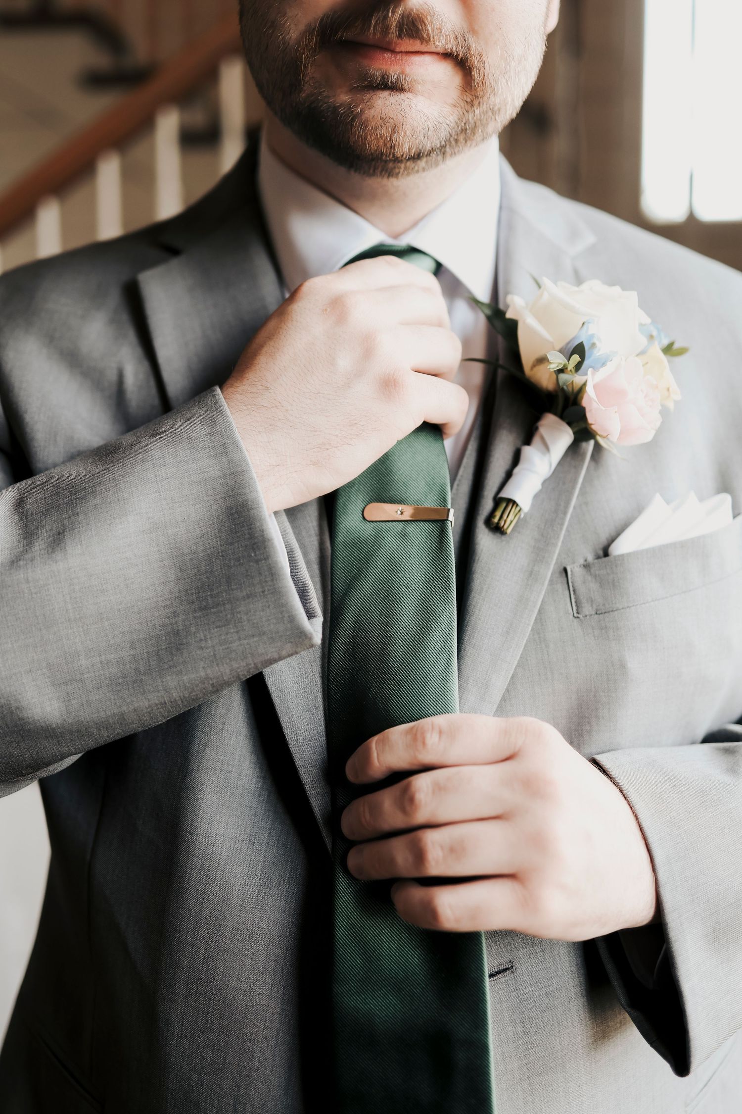 Parker preparing for his romantic North Texas wedding day