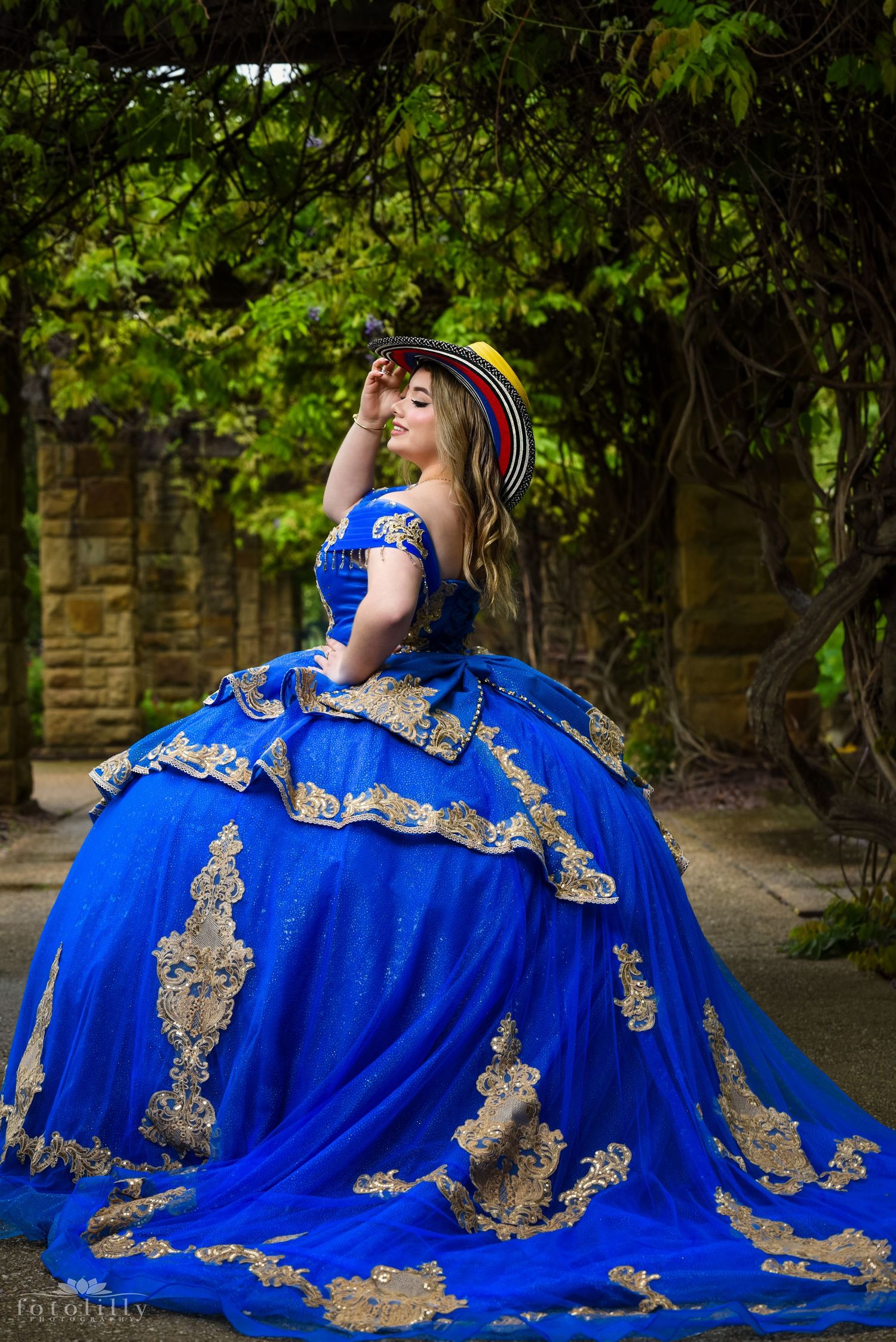 Professional Arlington quince photographer creating timeless quince portraits with scenic parks, dress details, and natural golden light
