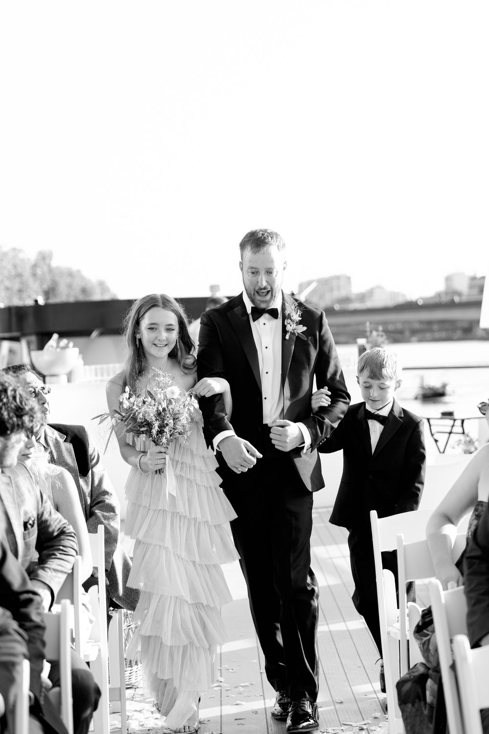 hotel particulier montmartre wedding photos, seine cruise boat wedding, le clipper, best paris wedding photographer, film photographer