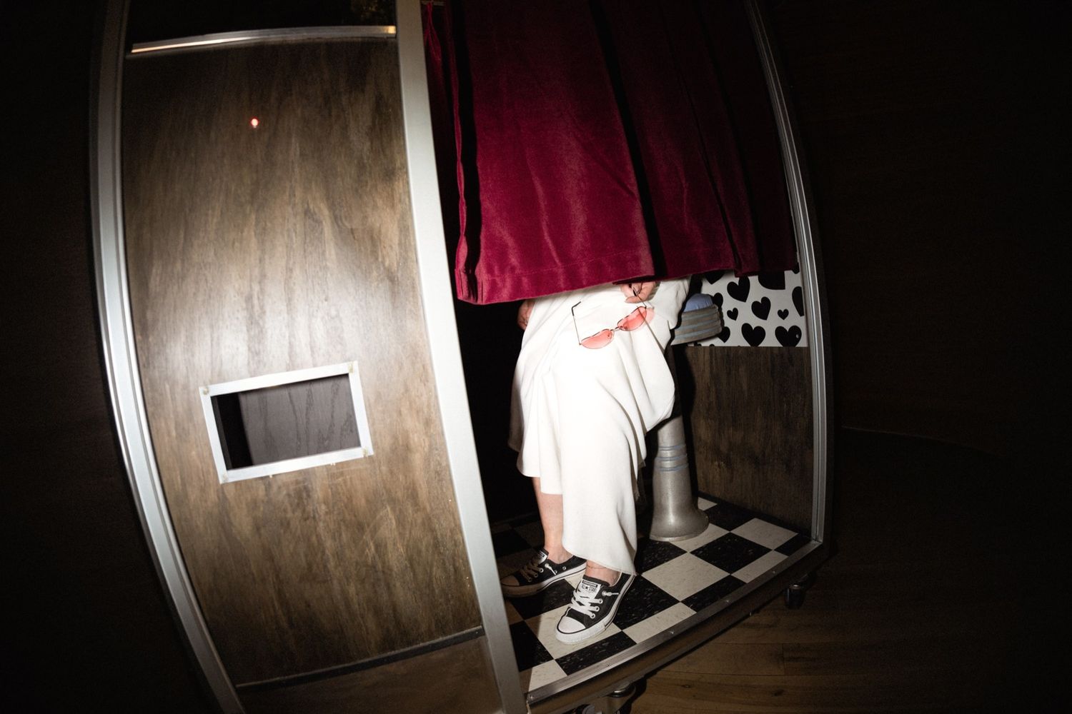 Enclosed photo booth curtain