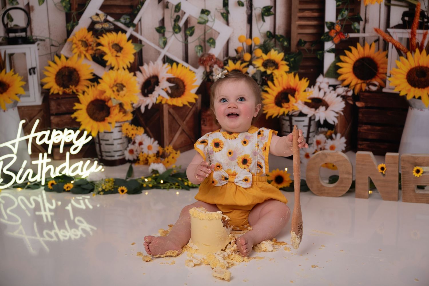 first birthday cake smash photoshoot Aberdeen