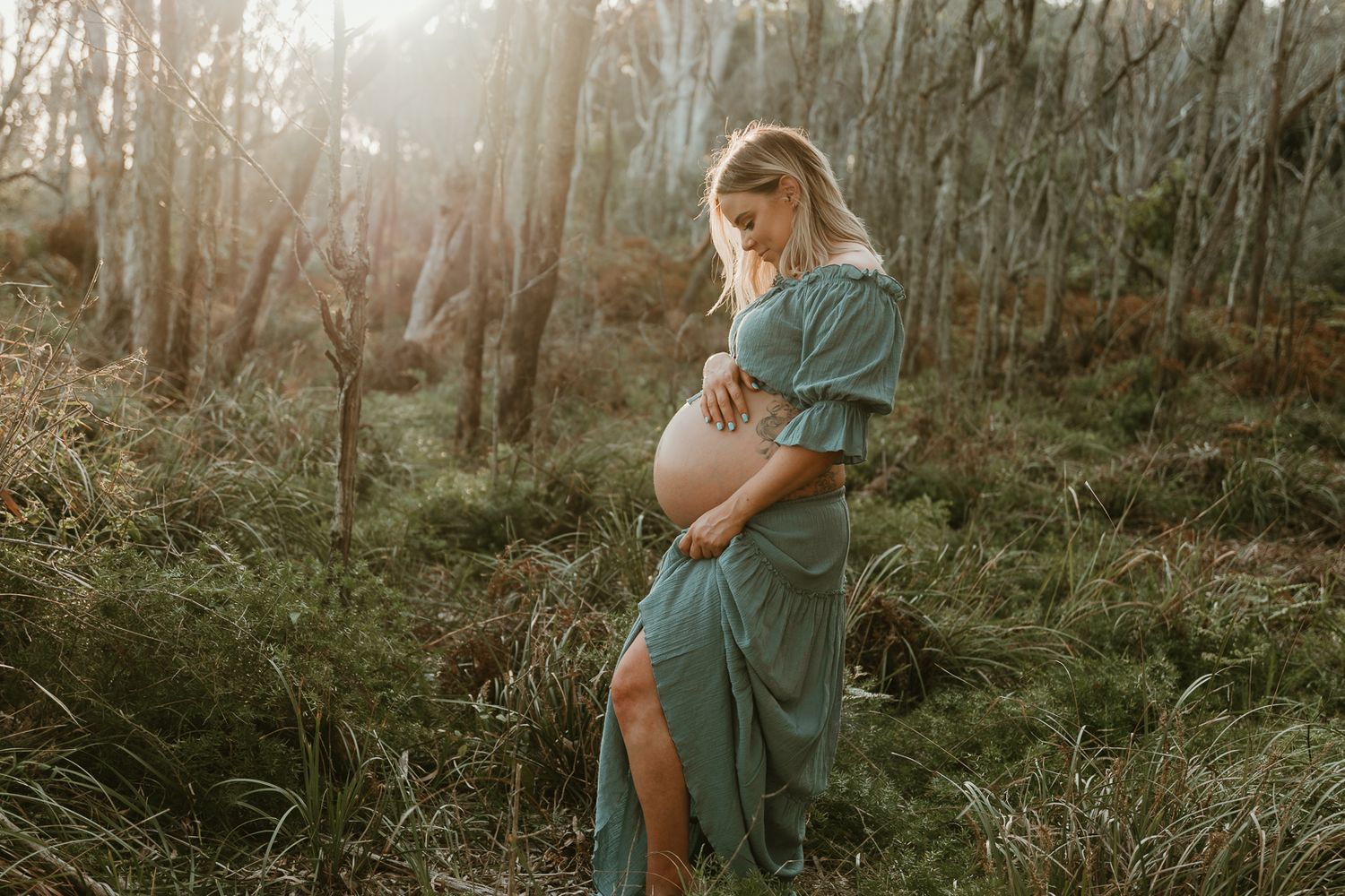 maternity photos on the beach