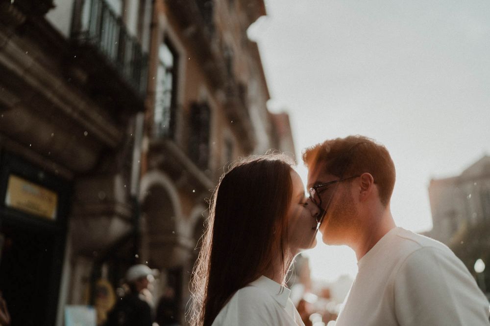 Engagement photo in Ribeira, Porto – connection over posing - pre wedding photoshoot