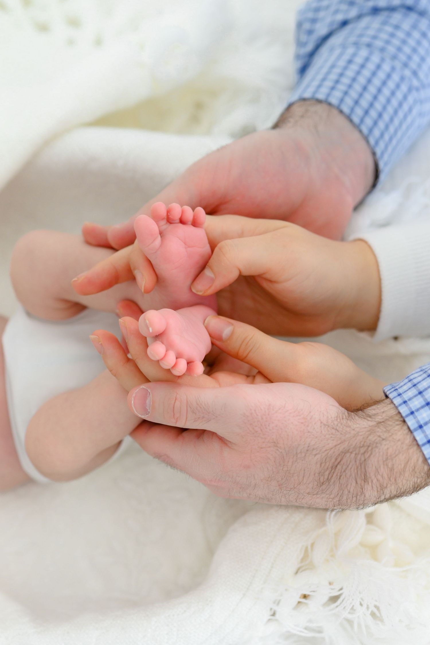 Lifestyle newborn photography in Lynchburg, VA highlighting connection and natural light.