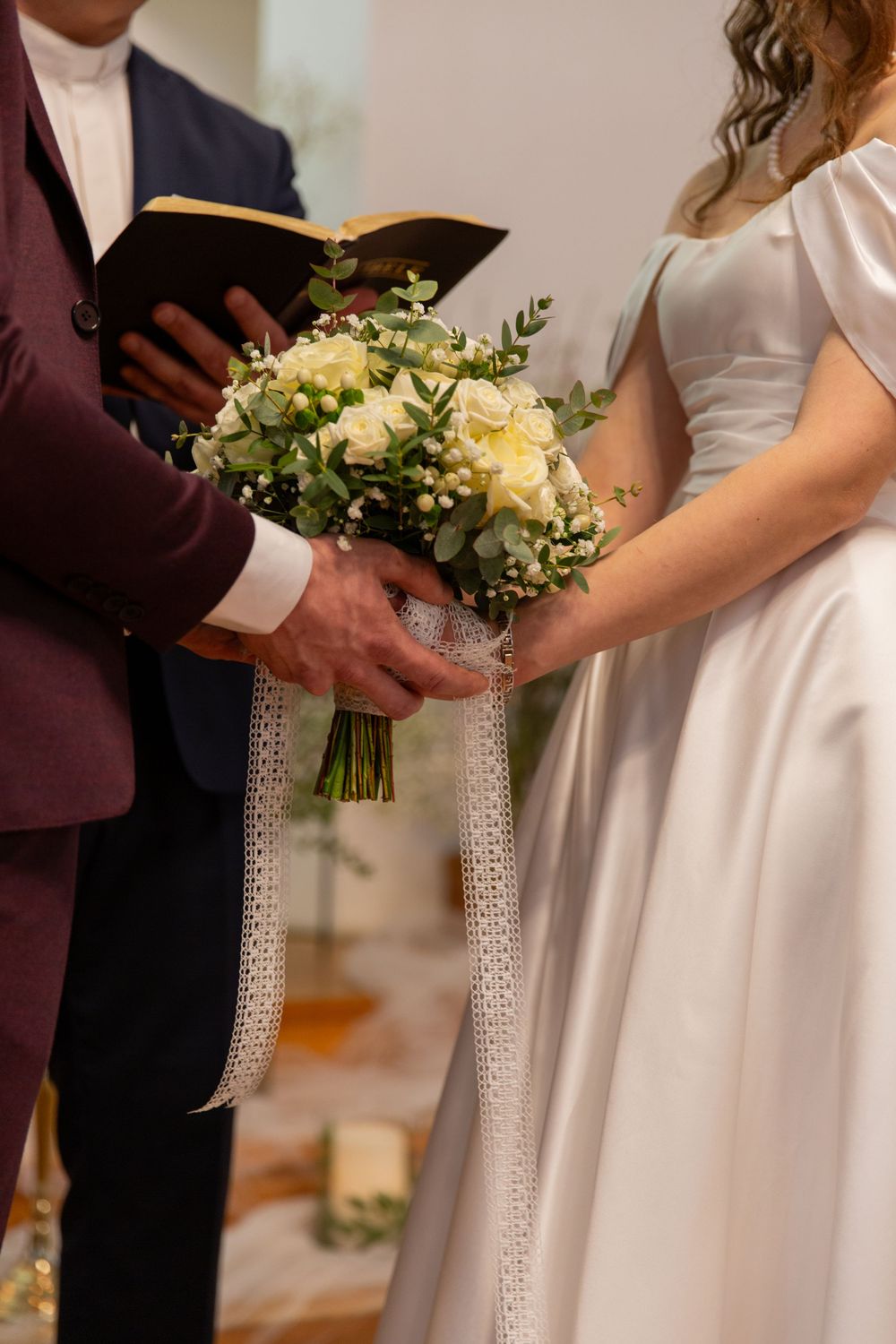 Kāzu fotosesija. Ceremonija baznīcā