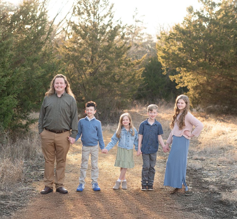 Extended Family Session in Field of Evergreens by Bartlesville Family Photographer Kristi Bray Photography
