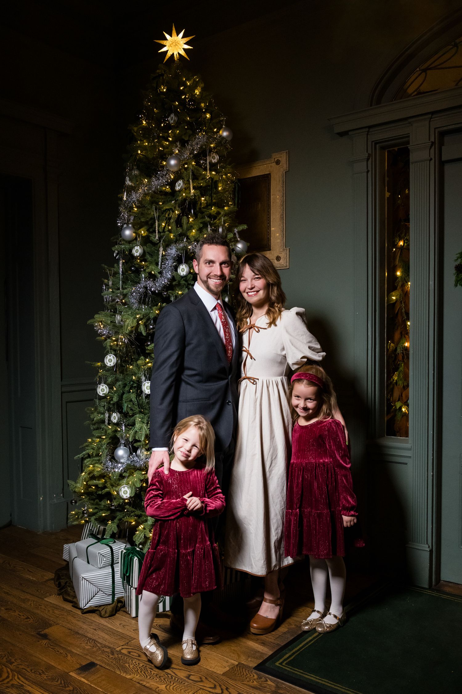 Luxury family photographer Rhode Island, New England family photographer, High end family photography, Multi-generation family portraits RI