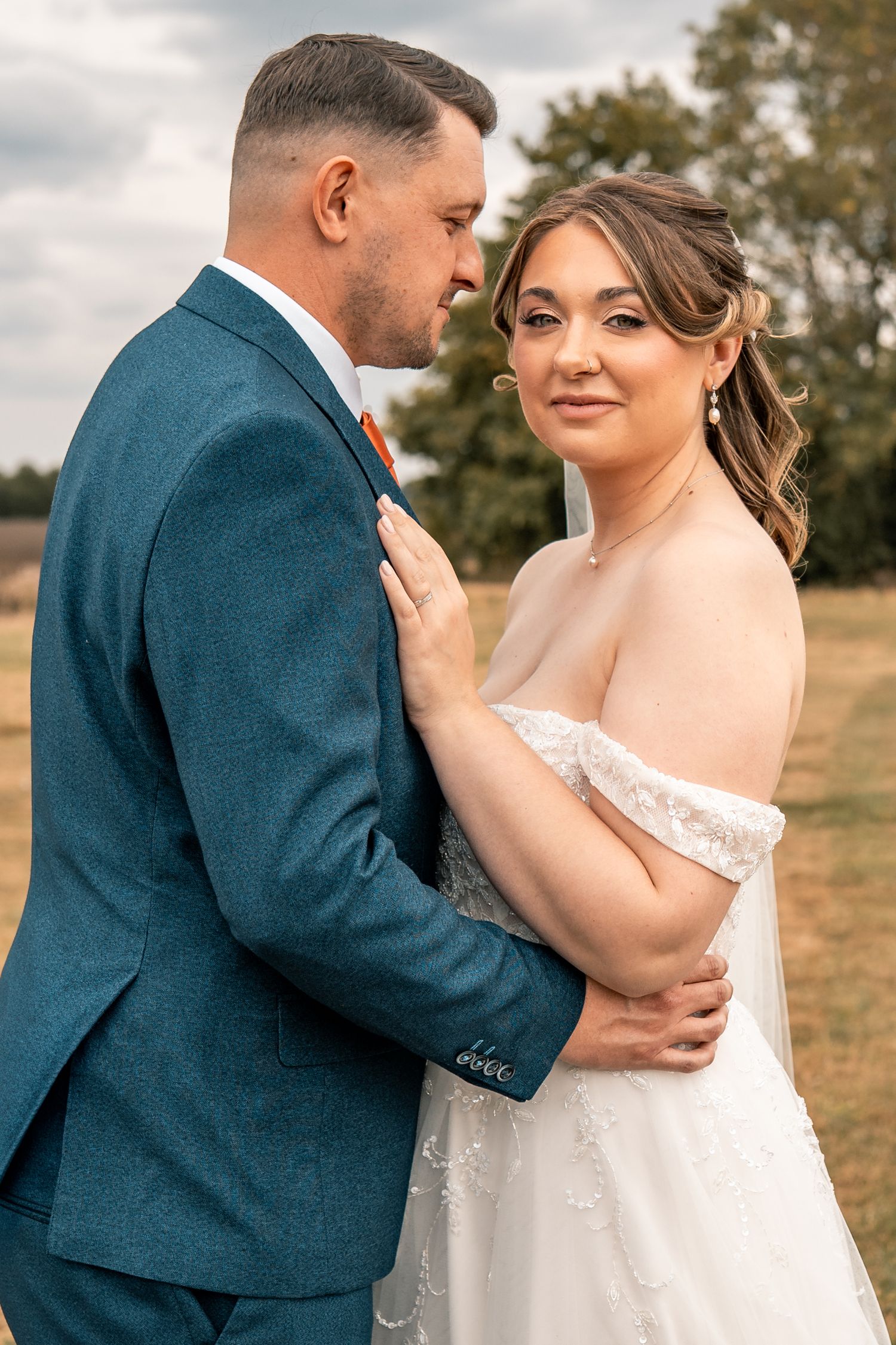 NORFOLK WEDDING COUPLE PORTRAITS - WEDDING PHOTOGRAPHY NORFOLK NORWICH PARK FARM WEDDING