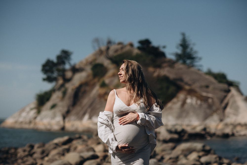 Professional BC photographer based in Langley, providing natural, beautiful maternity photo sessions in Surrey, White Rock, and the Lower Ma