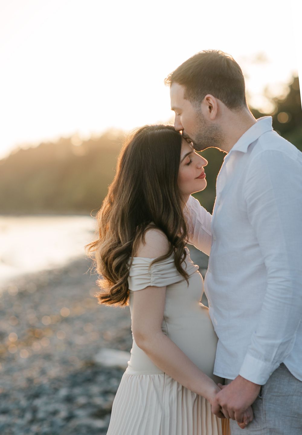 Professional BC photographer based in Langley, providing natural, beautiful maternity photo sessions in Surrey, White Rock, and the Lower Ma