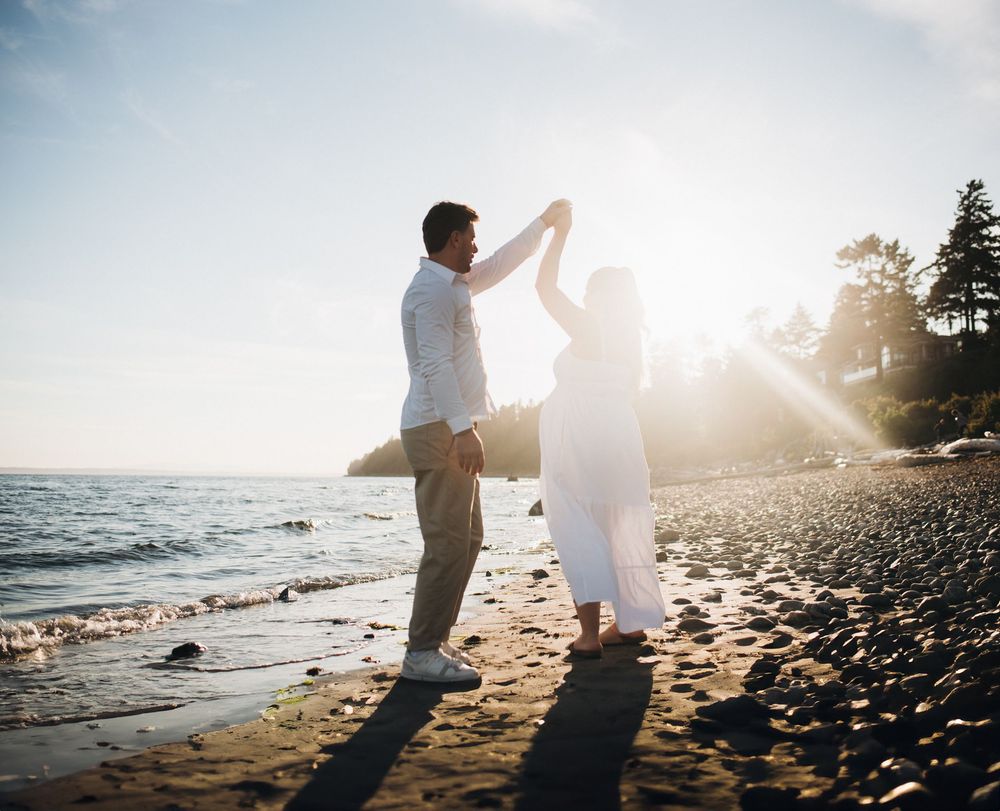 Professional BC photographer based in Langley, providing natural, beautiful maternity photo sessions in Surrey, White Rock, and the Lower Ma