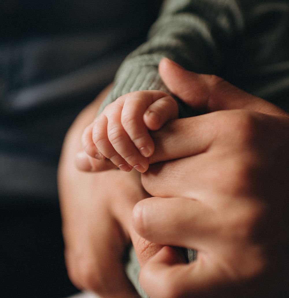 Professional BC photographer based in Langley, providing natural, lifestyle newborn and baby sessions in Surrey, White Rock, Vancouver
