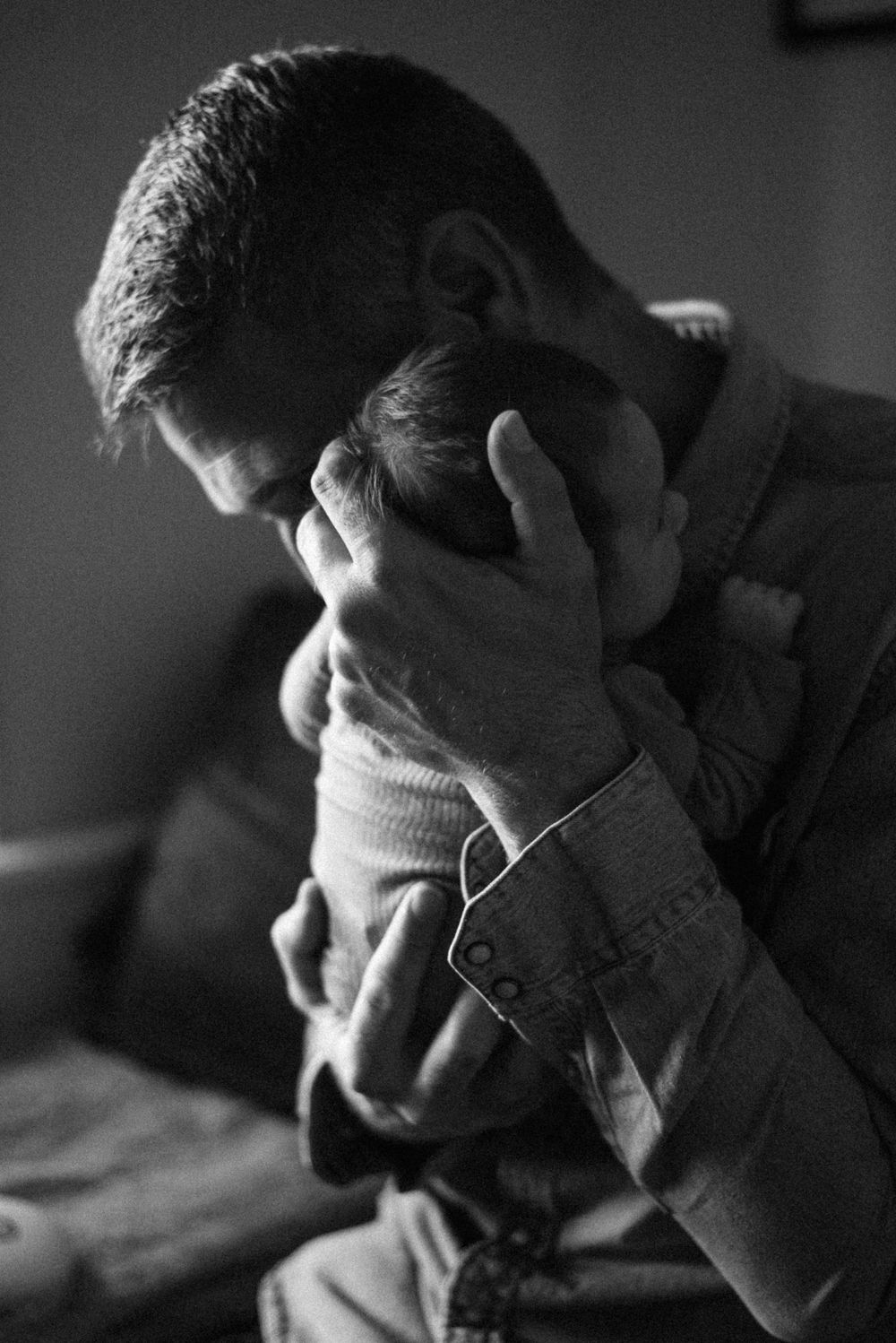 Professional BC photographer based in Langley, providing natural, lifestyle newborn and baby sessions in Surrey, White Rock, Vancouver
