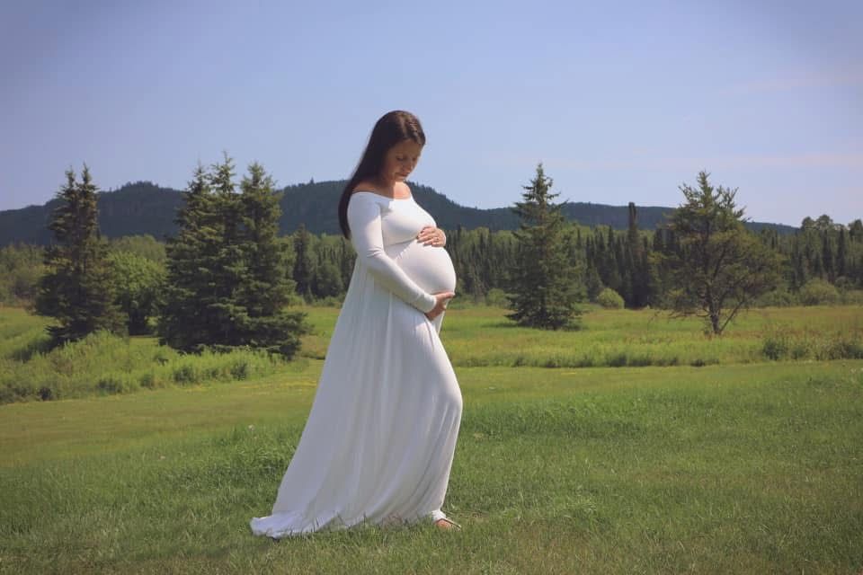 A perfect afternoon for a view of the Norwesters' and this new Mom to be.  The silhouette is beautiful with this long dress.