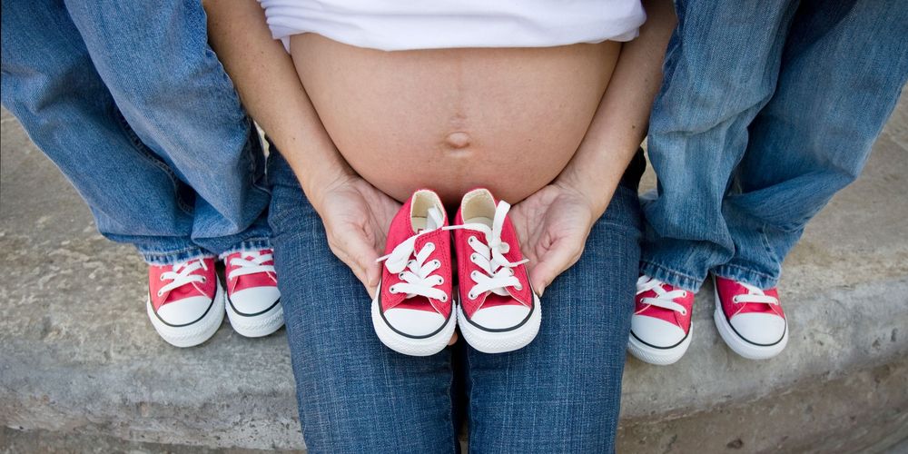 Maternity Shoot with red shoes