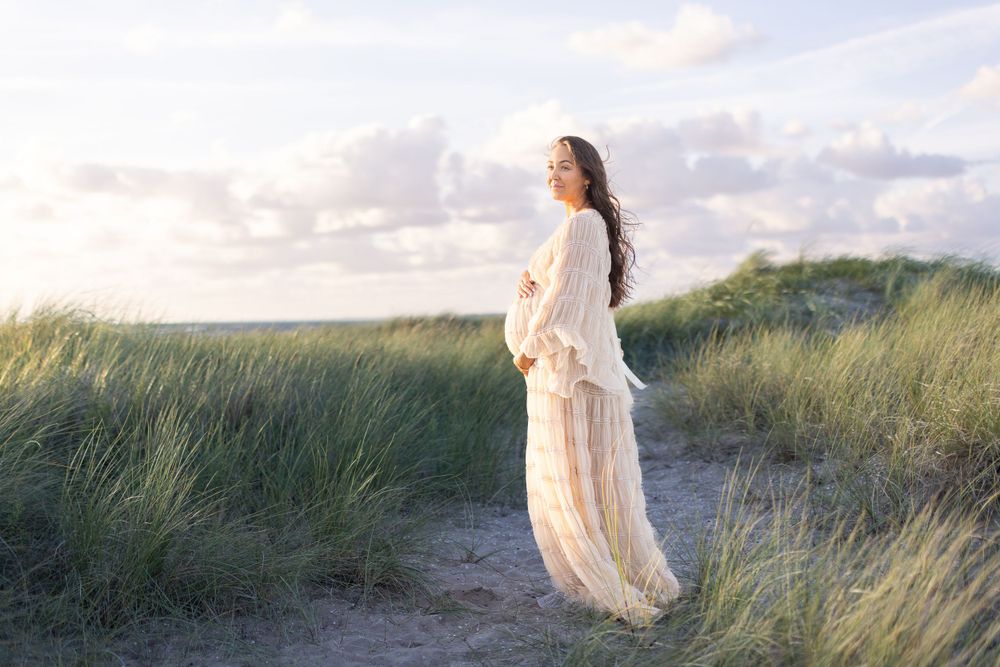 gravidfotografering bland sanddyner