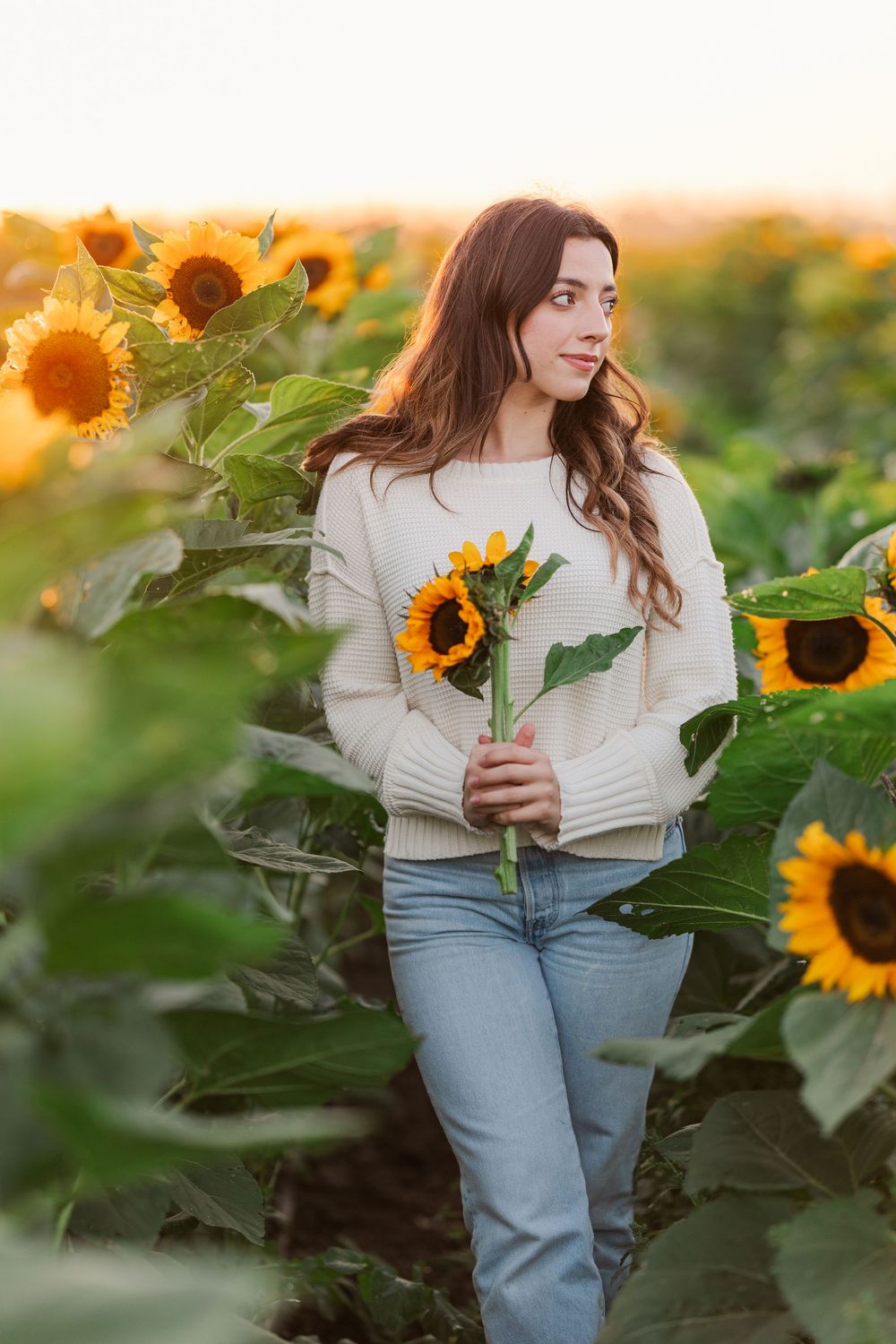 Relaxed senior portraits outdoors