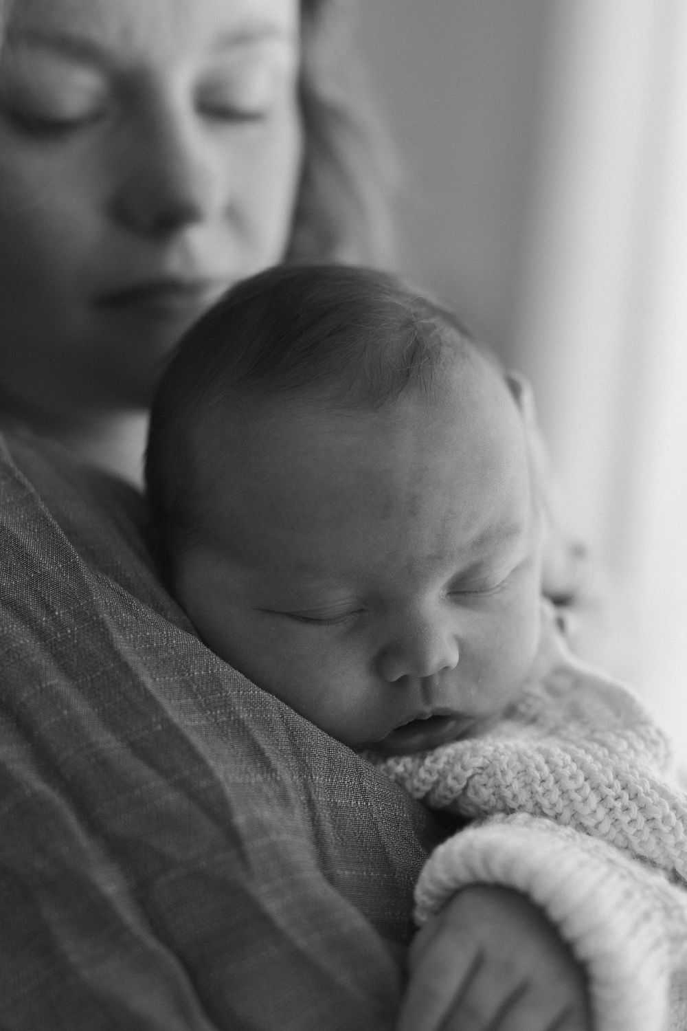 Lifestyle newborn photography in Glenview home studio on the Sunshine Coast.