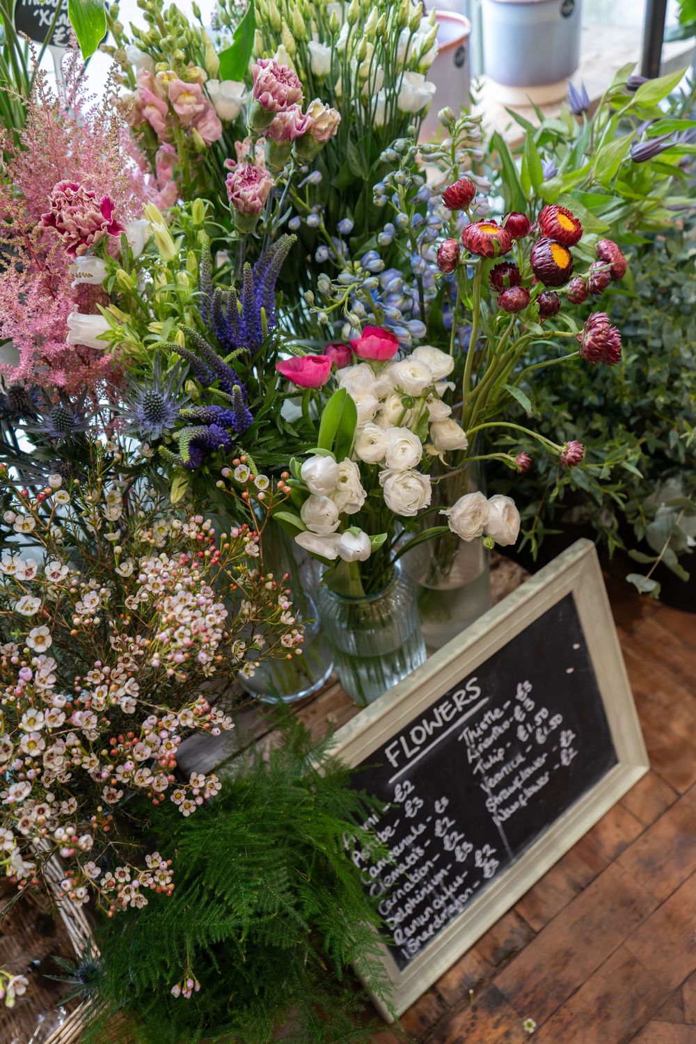 Flowers by the stem | Roots of TW | BLOOM Fabulous Photography | Small Business Stories