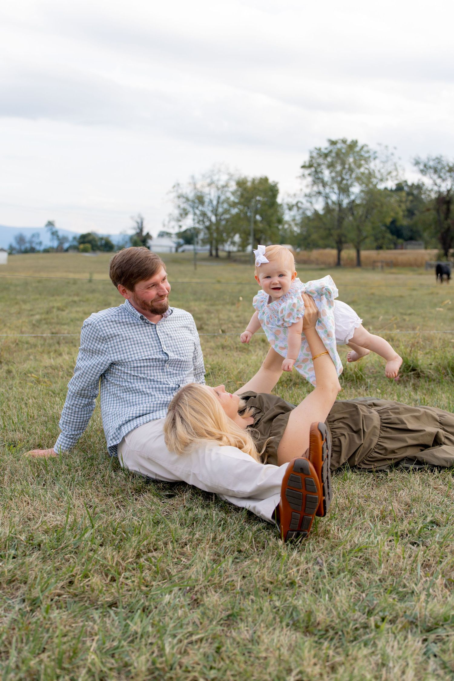 Waynesboro, Virginia lifestyle photographer capturing outdoor family portraits. Cherish authentic moments and freeze memories.