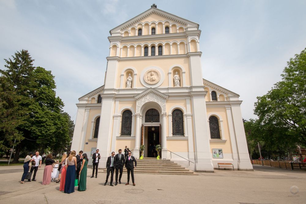 Esküvői fotó és videó – BG Studio