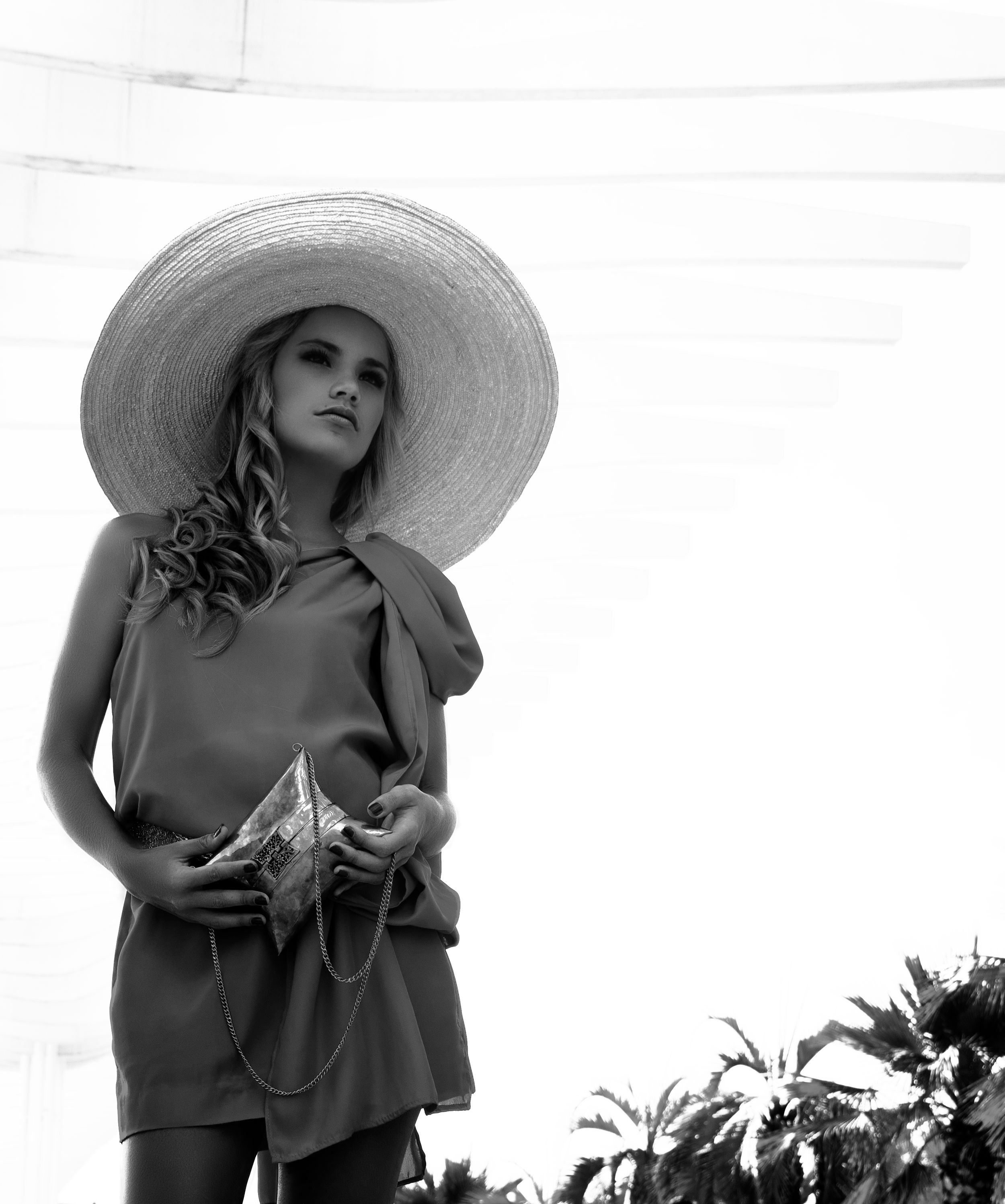 Fashion and style by Rental Mode in the Costa del Sol, photographed by Roberto Centurión.