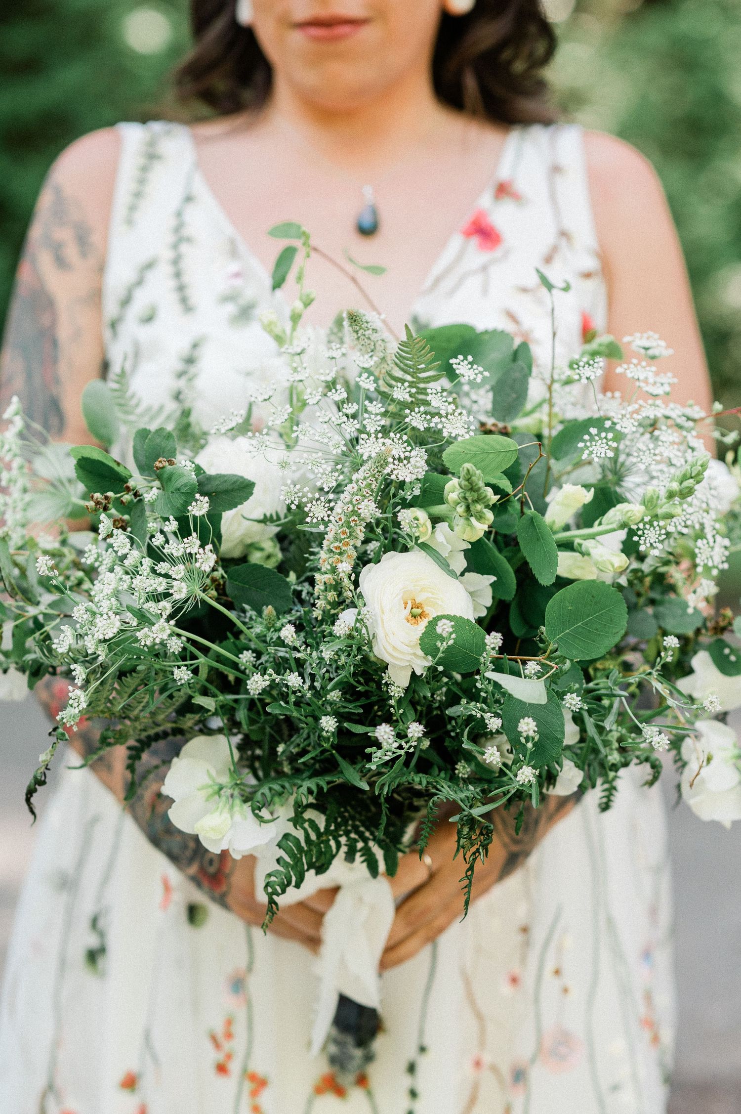 bride holding bouquet