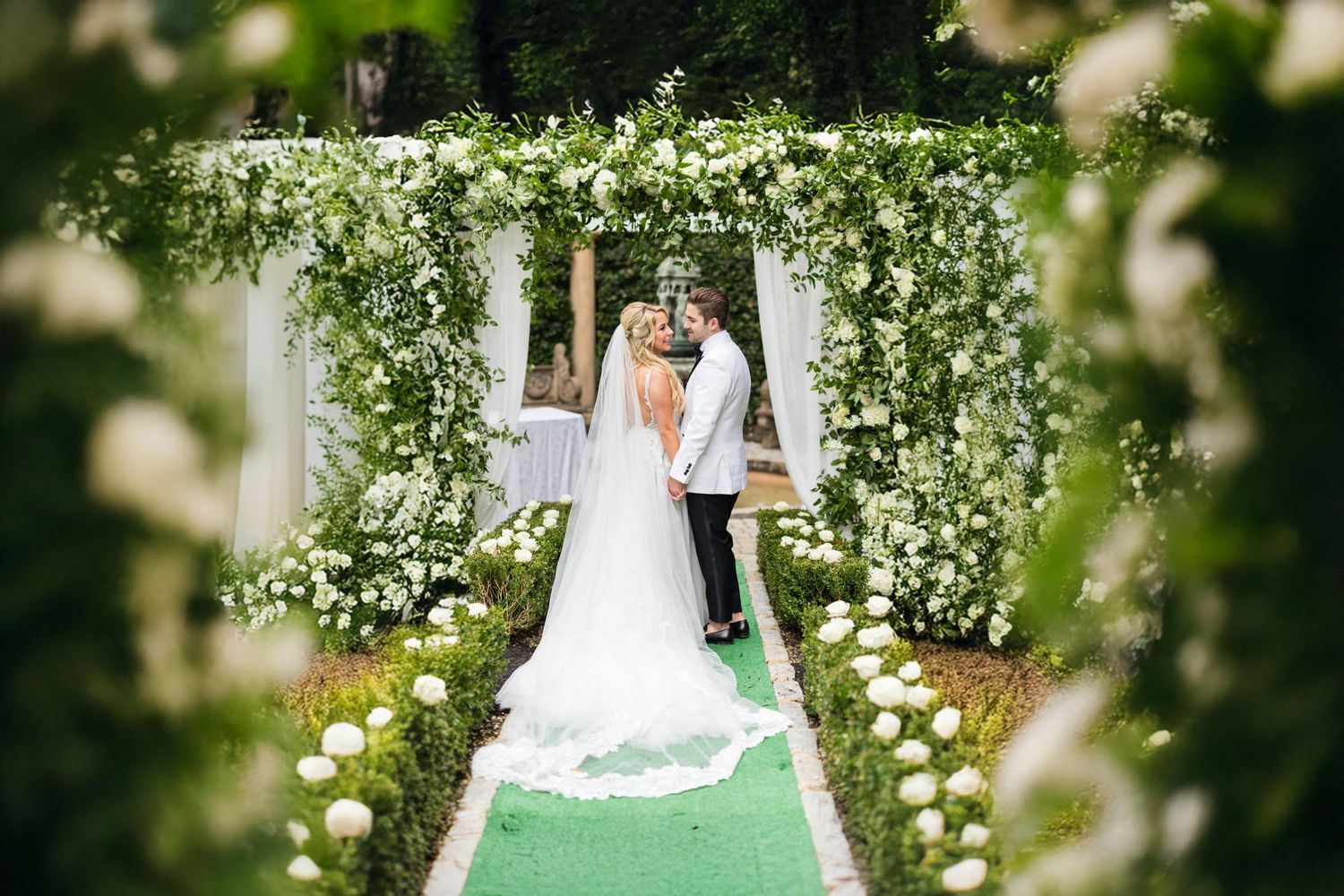 Ashley + Jarred | Zuccari Wedding | © Carly Arnwine Photography | PriscillaMBeauty | RSVP Catering | The Vow Boutique | Flowers at 38