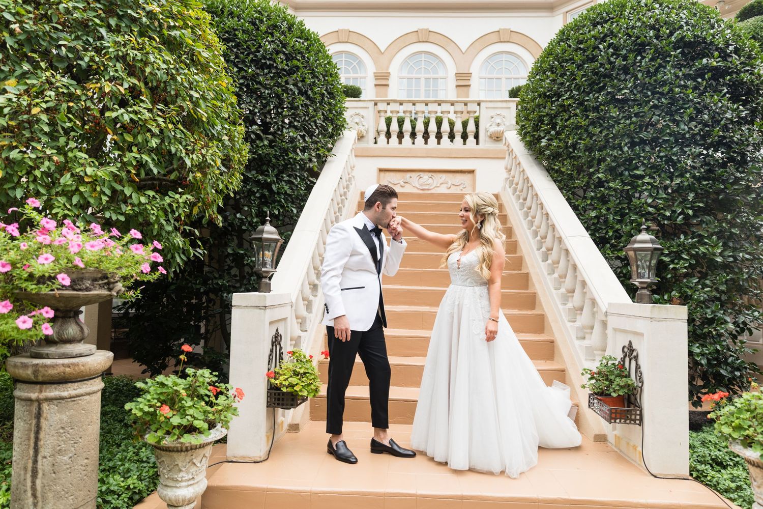 Ashley + Jarred | Zuccari Wedding | © Carly Arnwine Photography | PriscillaMBeauty | RSVP Catering | The Vow Boutique | Flowers at 38