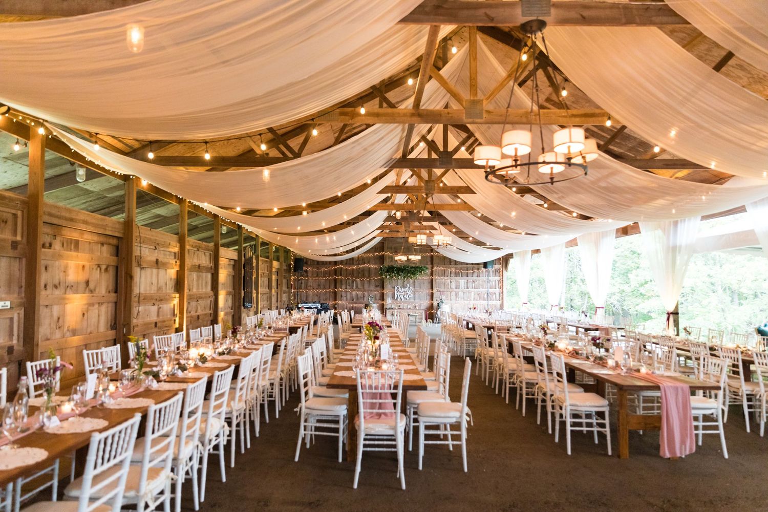 Natalie + David | © Carly Arnwine Photography | Murray Hill | Leesburg, Virginia wedding