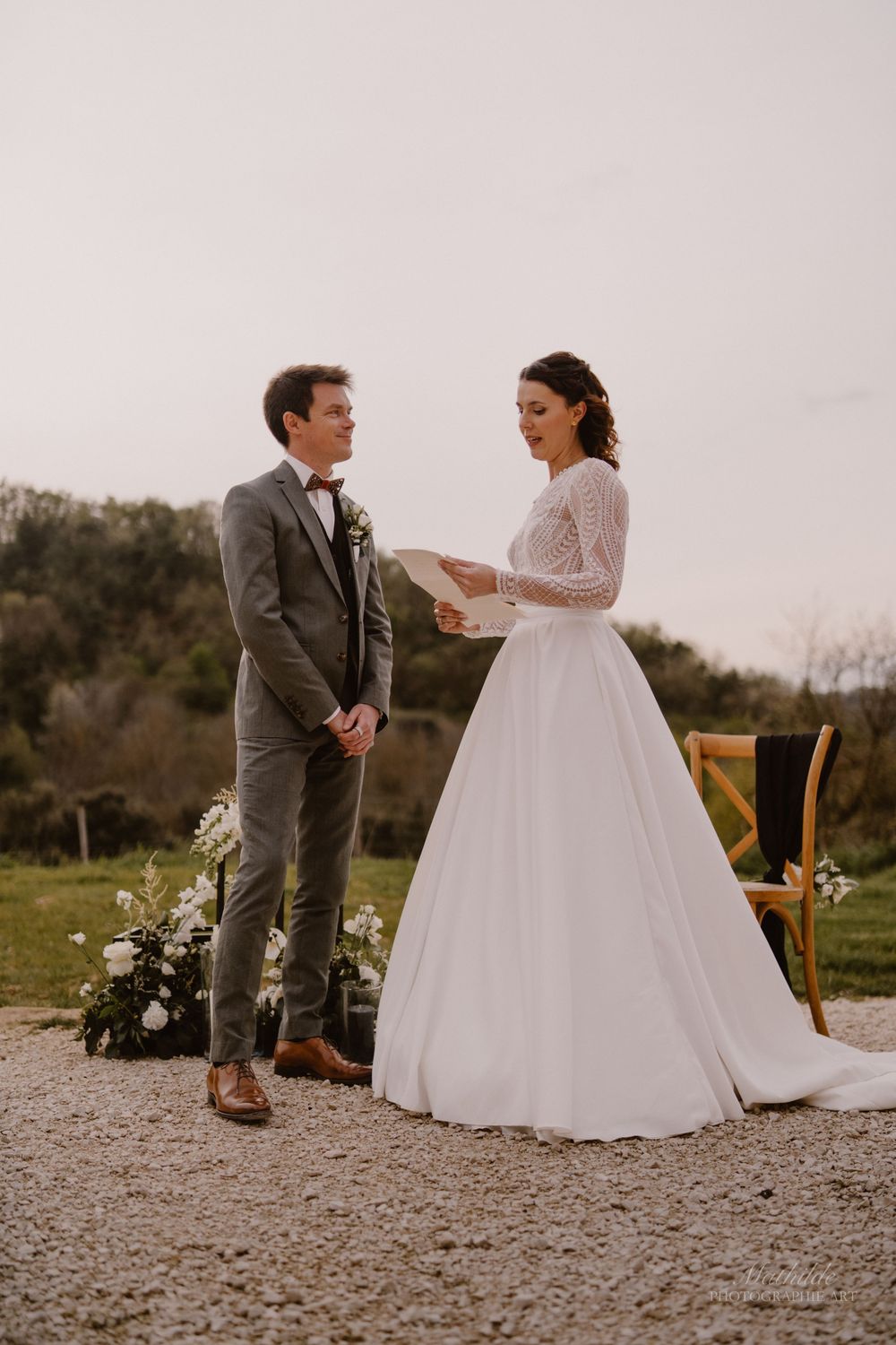 photographe mariage Drôme Isère Valence
reportage mariage
photo de mariage naturelle
séance photo couple mariage
photographe mariage luxe bo