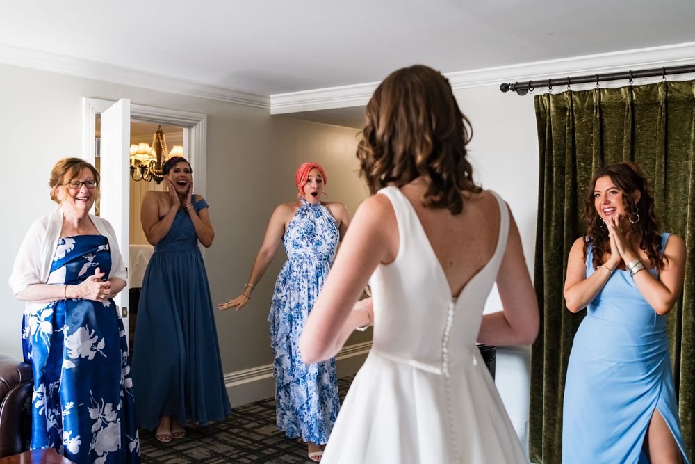 Candid wedding and elopement photography Rhode Island
Longwood Venue wedding portraits